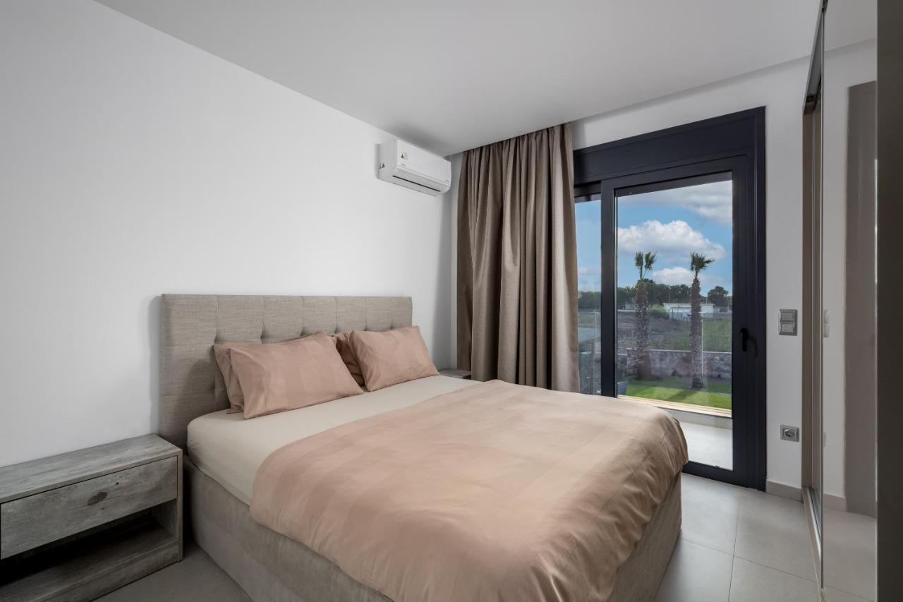 Penelope Beachfront Villa Kremasti  Luaran gambar