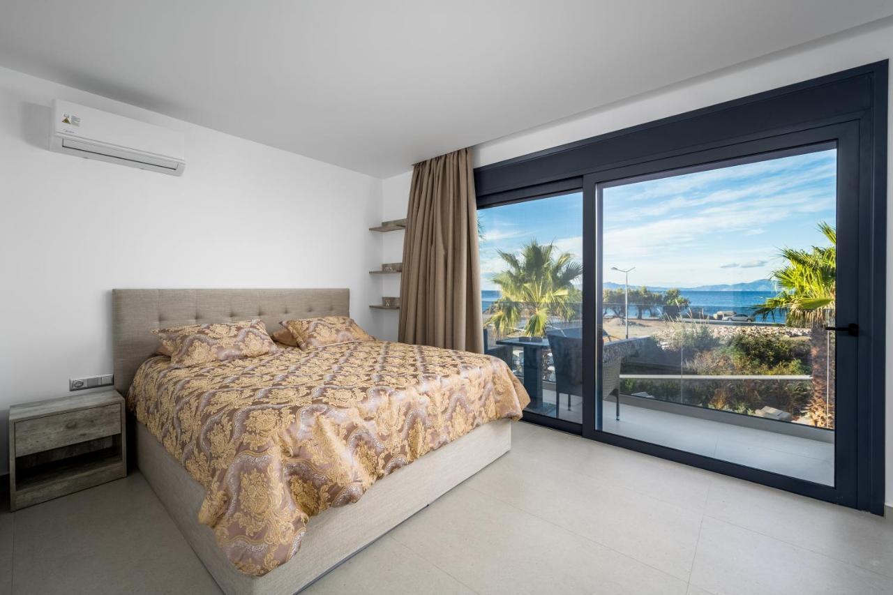 Penelope Beachfront Villa Kremasti  Luaran gambar