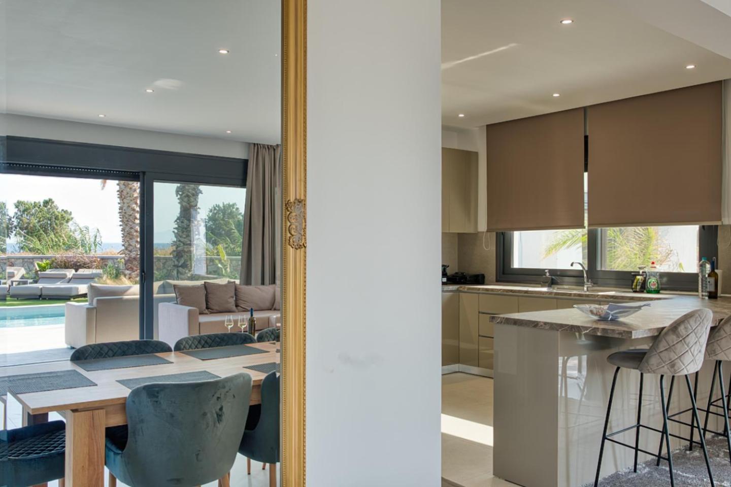 Penelope Beachfront Villa Kremasti  Luaran gambar