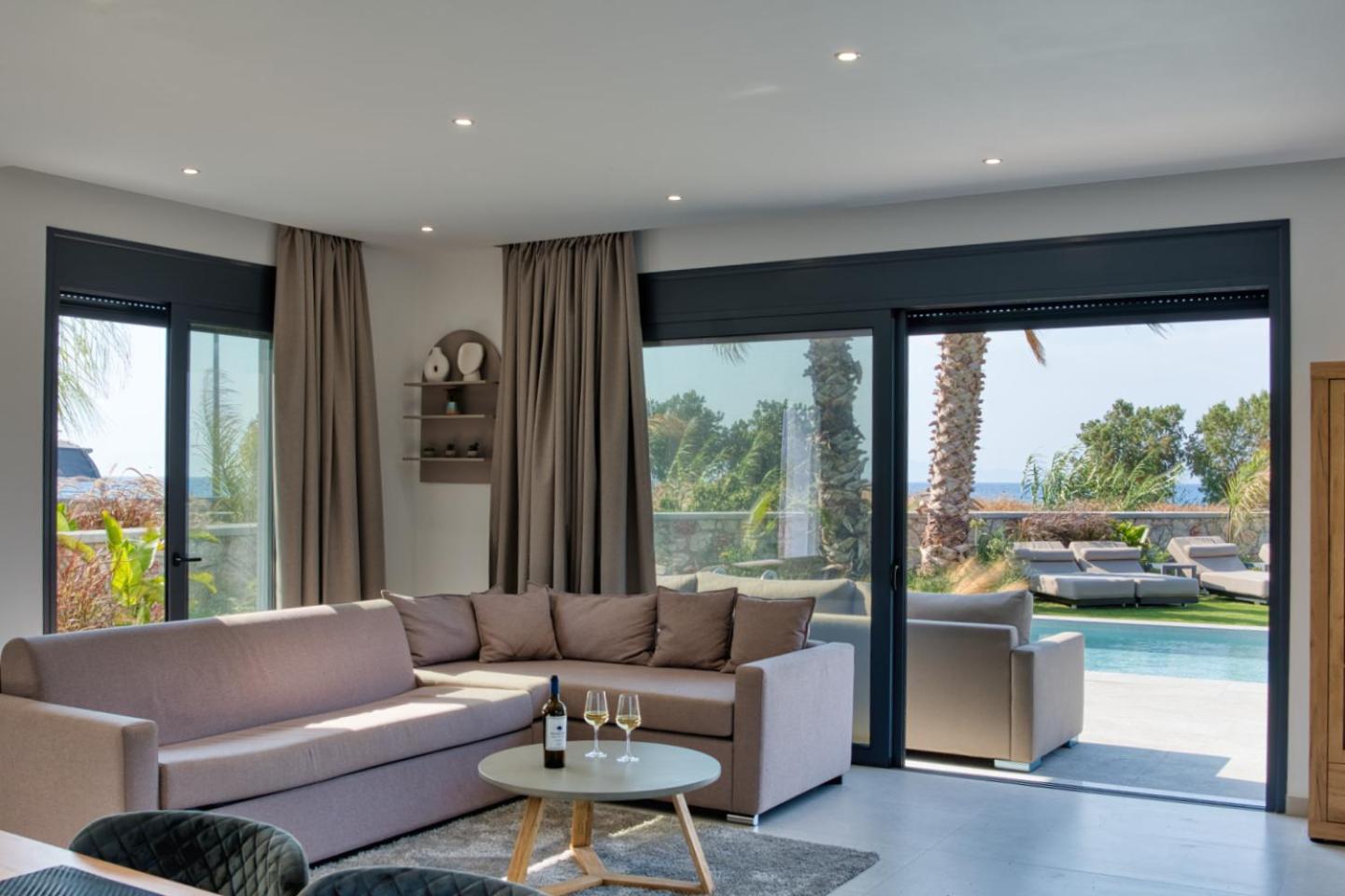 Penelope Beachfront Villa Kremasti  Luaran gambar