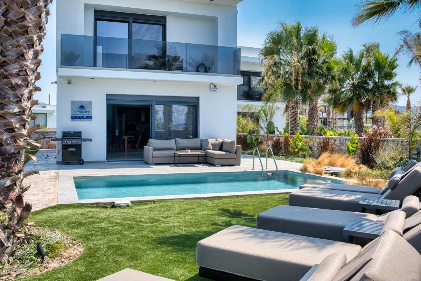 Penelope Beachfront Villa Kremasti  Luaran gambar