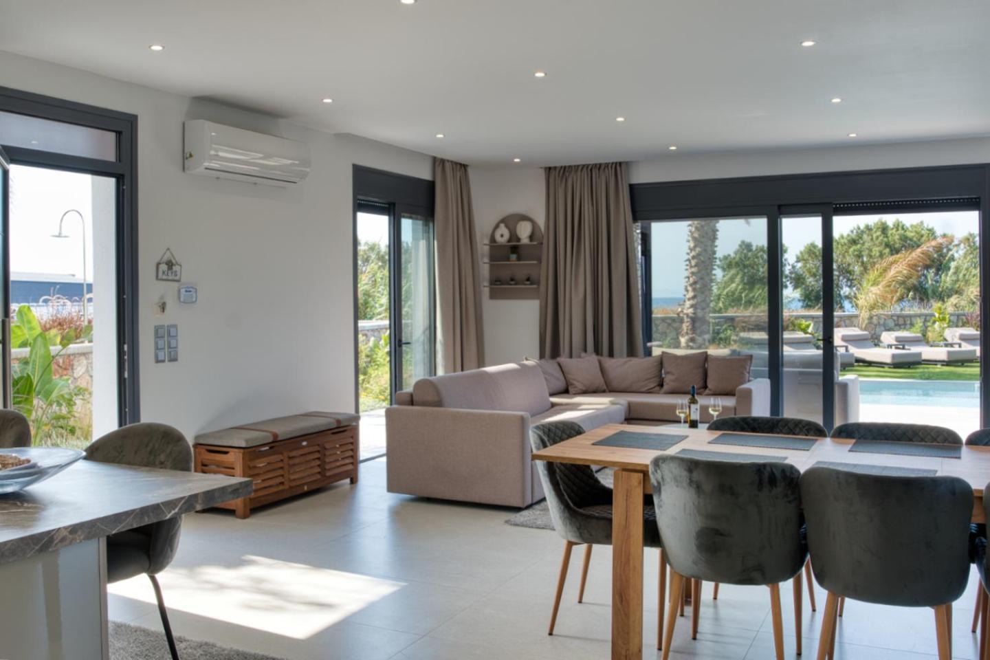 Penelope Beachfront Villa Kremasti  Luaran gambar