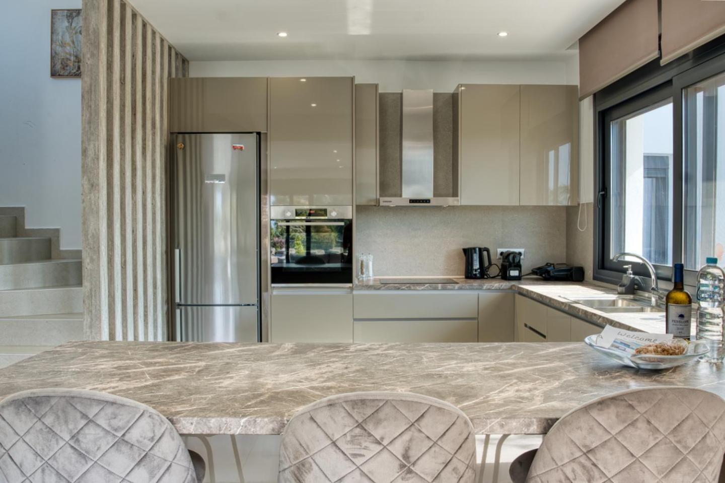 Penelope Beachfront Villa Kremasti  Luaran gambar